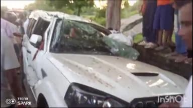 जमुई: आमाडीह गांव के पास तेज रफ्तार स्कार्पियो पलटी,घायल हुए तीन युवक को डॉ. नीरज साह के क्लिनिक में कराया गया भर्ती