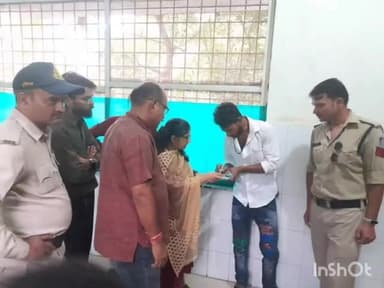 टीकमगढ़: टीकमगढ़ जिला चिकित्सालय में रोक टोक  अभियान के अंतर्गत 25 व्यक्तियों पर की गई चालानी कार्रवाई