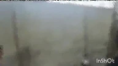 आगरा: संजय प्लेस स्थित कान्वेंट स्कूल के बाहर दो छात्र गुट में जमकर हुई मारपीट,इंटरनेट पर वीडियो हुआ वायरल