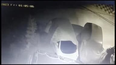 रेवाड़ी: शहर के सेक्टर 4 में एक चोर ने कार के ऊपर चढ़ा कवर की चोरी, सीसीटीवी फुटेज आया सामने