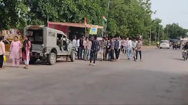 बूंदी: ग्रामीण छात्र संगठन की ओर से छात्र संघ चुनाव कराने की मांग को लेकर कलेक्ट्रेट में एडीएम को सौंपा ज्ञापन