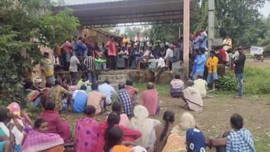 दरभा: तीरथगढ़ गांव में आदिवासियों के ईसाई बनने पर सर्व समाज प्रमुखों ने लगाई रोक