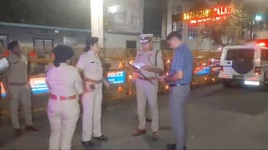 વડોદરા: નવનિયુક્ત પોલીસ કમિશ્નર અનુપમ સિંહ ગેહલો માંડવી ખાતે પહોંચ્યા કામગીરી ને લઇ આપી માહિતી