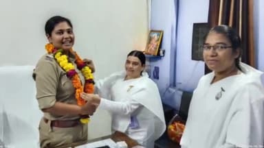 पचोर: ब्रह्मकुमारी सेवा केंद्र की बहनों ने पचोर की नवागत थाना प्रभारी आकांक्षा का पुष्पमाला व प्रतीक चिन्ह देकर किया सम्मान