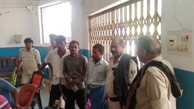 कोईलवर: शराब पीने के आरोप में पुलिस ने बड़का चंदा व नगर पंचायत वार्ड नं 4 व 14 से तीन लोगों को किया गिरफ्तार