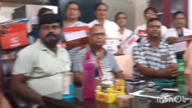 अलीनगर: सीएचसी अलीनगर में एएनएम को भेंट की गई सामग्री, प्रभारी डॉक्टर विमलेश प्रकाश ने दी जानकारी