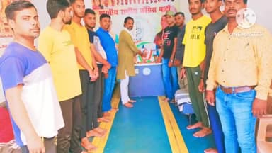 पतरातू: पूर्व प्रधानमंत्री स्वर्गीय राजीव गांधी का जन्मदिन पतरातू ब्लॉक के समीप मनाया गया