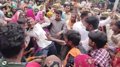 हसनपुर: हतियाखेड़ा में ₹100 को लेकर मारपीट में घायल युवक की मौत के बाद परिजनों ने ग्रामीणों संग रहरा मार्ग किया जाम