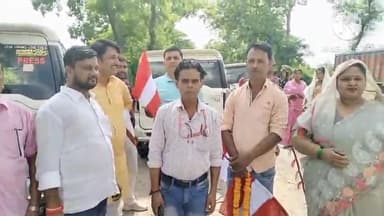 पहाड़पुर: इंगलिश गांव के सैकड़ों युवाओं ने नानोसती में फ्रेंड्स ऑफ आनंद मोहन को माला व अंगवस्त्र ओढ़ाकर स्वागत किया