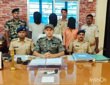 गोपालगंज: सदौवा हाई स्कूल से सिधवलिया थाना पुलिस ने छापेमारी कर 3 अपराधियों को किया गिरफ्तार, 1 देसी कट्टा व 2 जिंदा कारतूस बरामद