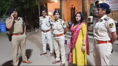डेहरी: डेहरी बंद के ऐलान को लेकर पुलिस ने किया विभिन्न इलाकों में फ्लैग मार्च, 200 लोगों पर 107 की कार्यवाही