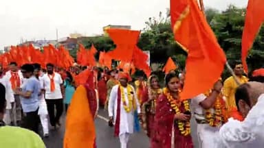 दौसा: दौसा  के सोमनाथ मंदिर से पंच महादेव की पदयात्रा को मंत्री मुरारी लाल मीणा ने किया रवाना, कई जगह शहर में हुआ स्वागत