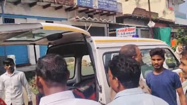 भदोही: इंदिरा मिलचौराहे पर प्रसूता की मौत के बाद रात भर लेकर के बैठे रहे अस्पताल के सामने परिजन भदोही पुलिस समझा-बुझाकर हटवाया