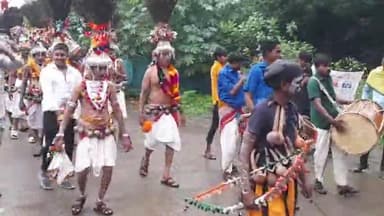 धार: नोगांव स्थित नोँ-नाग मंदिर से नागपंचमी पर्व पर निकली 1 भव्य शोभायात्रा, बड़ी संख्या में श्रद्धालु हुवे शामिल