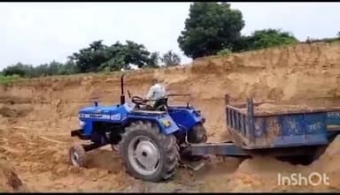 धामपुर: शेरकोट के गांव हादकपुर के जंगल मे खो नदी के पास मिट्टी का अवैध खनन करने पर ग्रामीणो ने पुलिस को सूचना दी।