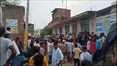 पिंड्रा: बरथौली में 15 अगस्त को हुई मारपीट में प्रधान पति की इलाज के दौरान हुई मौत, ग्रामीणों ने चोलापुर थाने के सामने लगाया जाम