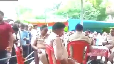 रामनगर: पुलिस की कड़ी सुरक्षा के बीच रामनगर में स्थित विभिन्न शिव मंदिरों में श्रद्धालुओं ने किया जलाभिषेक