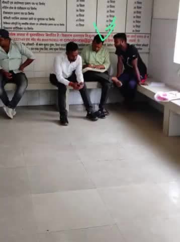 प्रमोद शर्मा ने बताया कि आयुष्मान भारत में किस तरह खेल चलता है नीतू सिंह गोरखपुर पूज्य बिहारी शुक्ला शुभाशीष मैथिली के सहयोग से चल रहा है आयुष्मान भारत में खेल प्रमोद शर्मा मास्टरमाइंड जो हॉस्पिटल को चाहते हैं वही जोड़ा जाता है