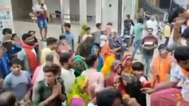 शिवपुरी: सिरसौद NH 27 से होते हुए निकली अयोध्या को शिवलिंग यात्रा, शिव भक्तों ने यात्र का किया स्वागत व लगाए बम भोले के जयकारे