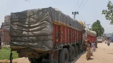 लखीसराय: समहरणालय स्थित जमुई मोड़ के समीप से अबैध बालू लदे ट्रक को डीएम ने किया जप्त, बालू माफियाओ में मचा हड़कंप