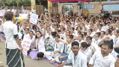 मंदसौर: गांधी चौराहा पर नर्सिंग छात्र संगठन ने 7 सूत्री मांगों को लेकर दिया धरना