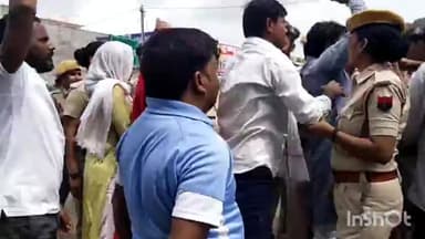 दौसा: केंद्रीय मंत्री गजेंद्र सिंह शेखावत का दौसासर्किट हाउस पहुंचने पर ERCP संयुक्त मोर्चा के कार्यकर्ताओं द्वारा किया विरोध