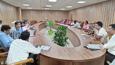 गोरखपुर: गोरखपुर महानगर के सभी पब्लिक शौचायलयों की अब ऑनलाइन होगी मॉनिटरिंग नगर आयुक्त ने नगर निगम में की बैठक