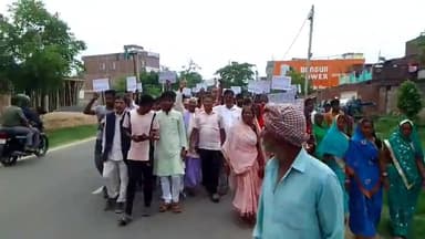 पालीगंज: लोहार जाति के लोगों ने पालीगंज में जनगणना सर्वेक्षण का किया विरोध, प्रदर्शन कर SDO को दिया ज्ञापन