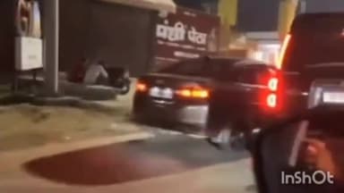 आगरा: थाना ताजगंज के फतेहाबाद रोड रमाडा कट पर युवक का स्टंटबाजी करते वीडियो वायरल,गाड़ियों में हूटर और लाइट का भी किया इस्तेमाल