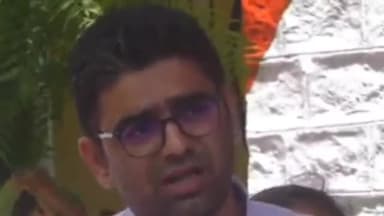 बायतु: बायतू उपखंड अधिकारी ने बायतू क्षेत्र के बीएलओ को सम्बंधित कार्यों में लापरवाही के सम्बंध में कारण बताओ नोटिस किया जारी