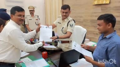 पूर्णिया पूर्व: पूर्णिया पुलिस अधीक्षक अमीर जावेद ने पूर्णिया परिवार परामर्श केंद्र के सदस्यों को अपने वेश्म में किया सम्मान