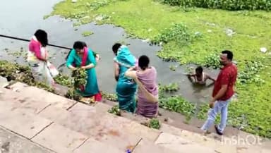 टीकमगढ़: टीकमगढ़ शहर के महेंद्र सागर तालाब में जलकुंभी हटाने के लिए युवा अधिवक्ता सौरभ शर्मा द्वारा चलाए जा रहा है अभियान