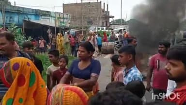 हरलाखी: मनचाही बधाई नहीं मिलने से नाराज़ किन्नरों ने हिसार में उमगांव-बेनीपट्टी मुख्य सड़क को किया जाम, मौके पर पहुंची पुलिस