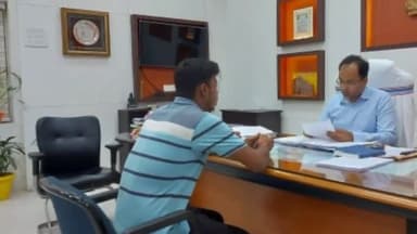 बिहार: डीएम ऑफिस में जनता दरबार में जिलाधिकारी ने 16 आवेदकों की समस्याओं को सुना, कार्रवाई को लेकर पदाधिकारी को दिया निर्देश