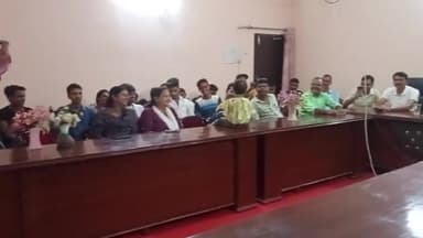 चन्द्रयान 3 के सफल लैंडिंग मे Obra pg college मे  शिक्षकों और छात्रों के बीच खुशी झलकी #obara #robertsganj