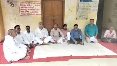 खोदावंदपुर: प्रखंड कार्यालय पर मुखिया संघ का एक दिवसीय धरना हुआ आयोजित