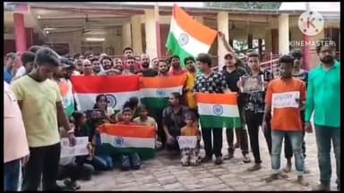 पतरातू: सयाल क्षेत्र के शिव मंदिर के प्रांगण में चंद्रयान के सफलता पूर्वक लैंडिंग के लिए सामूहिक हनुमान चालीसा किया गया