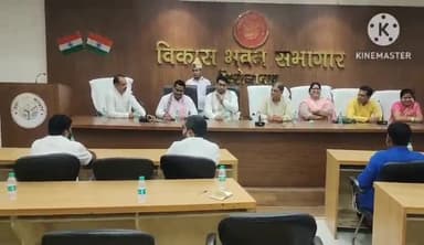 फिरोज़ाबाद: ऊर्जा राज्यमंत्री डा. सोमेंद्र तोमर ने विकास भवन सभागार में पार्टी पदाधिकारियों, जनप्रतिनिधियों संग की भेंट वार्ता