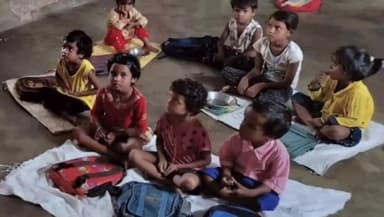 बगोदर: बगोदर प्रमुख ने आंगनवाडी केंद्र का किया औचिक निरीक्षण