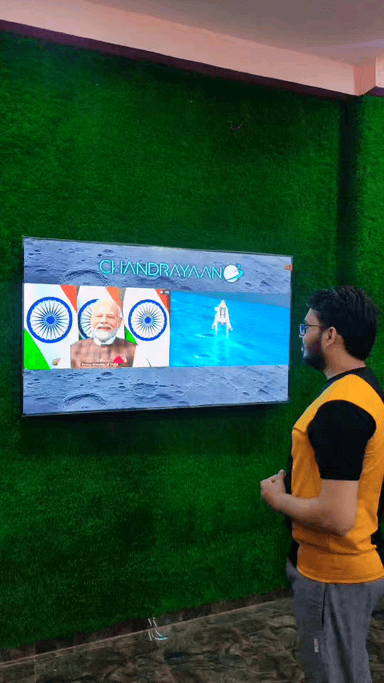 140 करोड़ भारतीयों के सपनों के साथ चन्द्रमा पर उतरा चन्द्रयान-3

#जय_हिन्द! 🇮🇳