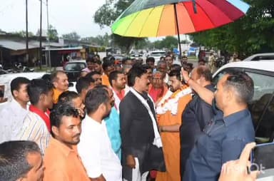 करनैलगंज: सांसद वृज भूषण शरण सिंह ने कटरा विधानसभा क्षेत्र का किया दौरा, जनकल्याणकारी योजनाओं पर की चर्चा