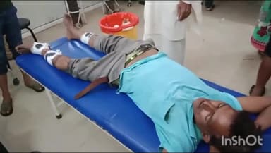 हाथरस: मैडू रोड चौबे वाले महादेव के पास प्राइवेट बस ने ई रिक्शा को में टक्कर,ई रिक्शा चालक हुआ घायल,इलाज हेतु जिला अस्पताल।