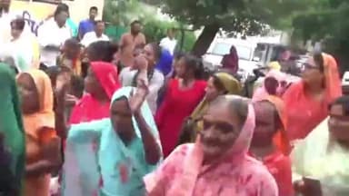 नागदा: नागदा में नगर पालिका द्वारा बिरला ग्राम क्षेत्र में निकलीी गई कावड़ यात्रा का स्वागत किया गया