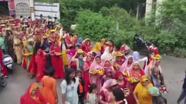 उज्जैन ग्रामीण: गांव आमला में सावन माह के चलते सामाजिक संस्था द्वारा कलश यात्रा निकाली गई