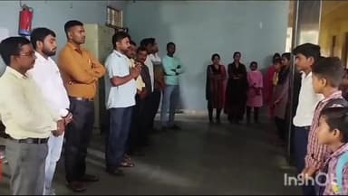 करनैलगंज: राम पियारे शुक्ल इंटर कॉलेज में चंद्रयान 3 के सफलतापूर्वक चंद्रमा पर लैंड होने के लिए प्रार्थना सभा आयोजित