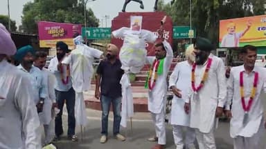 गंगानगर: गंगा सिंह चौक पर सिंचाई के लिए पानी की मांग को लेकर पंजाब के CM व सिंचाई मंत्री का संयुक्त किसान मोर्चा ने फूंका पुतला