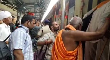 मंदसौर: मंदसौर जिले के 175 यात्री मुख्यमंत्री तीर्थ दर्शन योजना के लिए रेलवे स्टेशन से हुए हरिद्वार के लिए रवाना