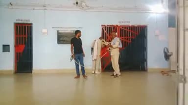 चेरिया बरियारपुर: कोरजाना कोल्ड स्टोर के समीप शराब के नशे में हंगामा कर रहे एक युवक को पुलिस ने गिरफ्तार कर भेजा जेल