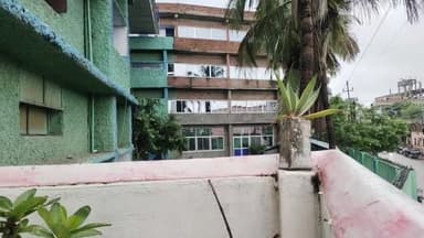 दरभंगा: दरभंगा के कई परीक्षा केंद्रों परजैमर लगा दिए जाने से आसपास के लोगों के नेट बंद होने से दिनभर रहे परेशान