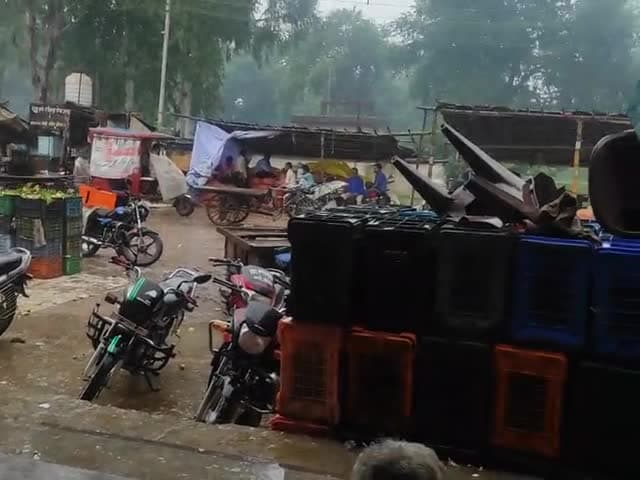 आंवला: वर्षात के करण मौसम आई ठंडक से नगर बसियो को मिली राहत
#aonla#aonlacity#bareilly